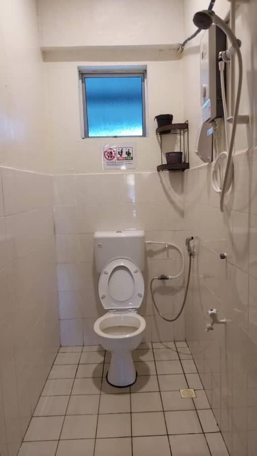 Karya Story Hostel Kudat Exteriör bild